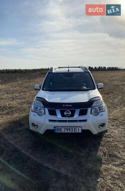 Позашляховик / Кросовер Nissan X-Trail 2012 в 