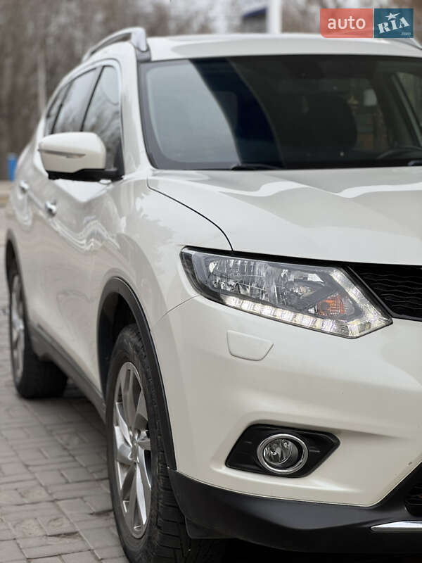 Позашляховик / Кросовер Nissan X-Trail 2017 в Дніпрі