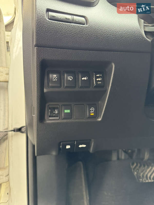 Позашляховик / Кросовер Nissan X-Trail 2017 в Дніпрі