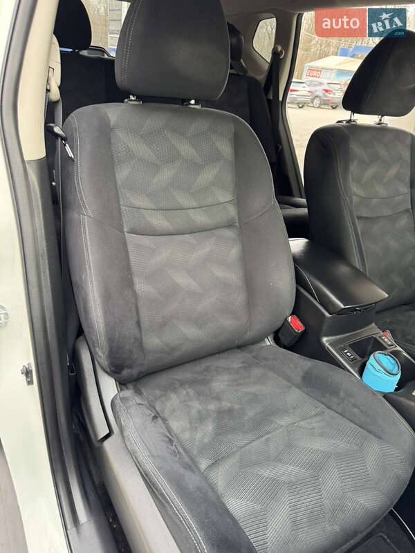 Позашляховик / Кросовер Nissan X-Trail 2017 в Дніпрі