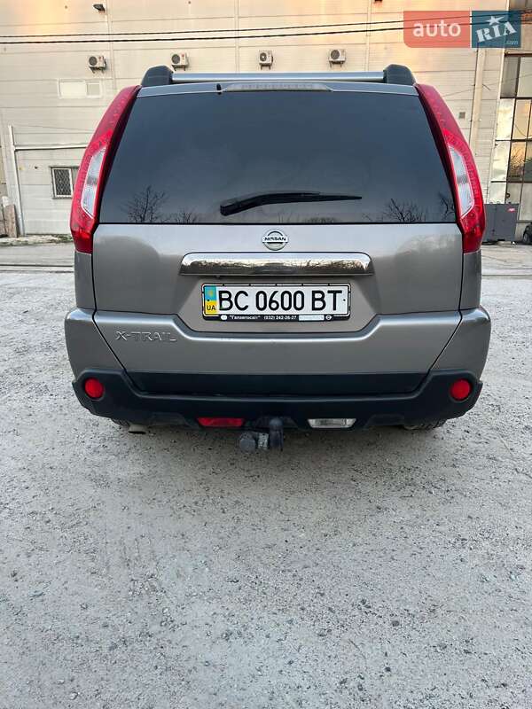 Позашляховик / Кросовер Nissan X-Trail 2010 в Львові