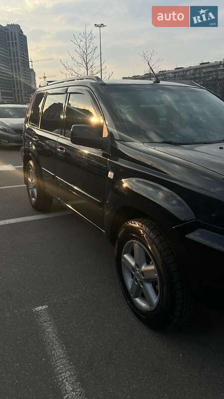 Внедорожник / Кроссовер Nissan X-Trail 2005 в Киеве