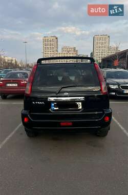 Внедорожник / Кроссовер Nissan X-Trail 2005 в 