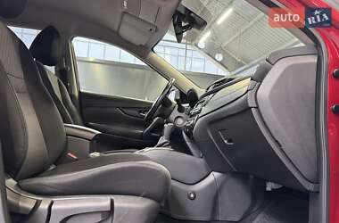 Позашляховик / Кросовер Nissan X-Trail 2018 в 