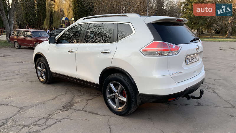 Внедорожник / Кроссовер Nissan X-Trail 2016 в Ровно