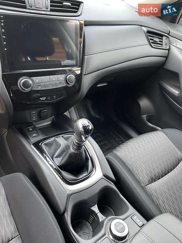 Позашляховик / Кросовер Nissan X-Trail 2019 в Карлівці