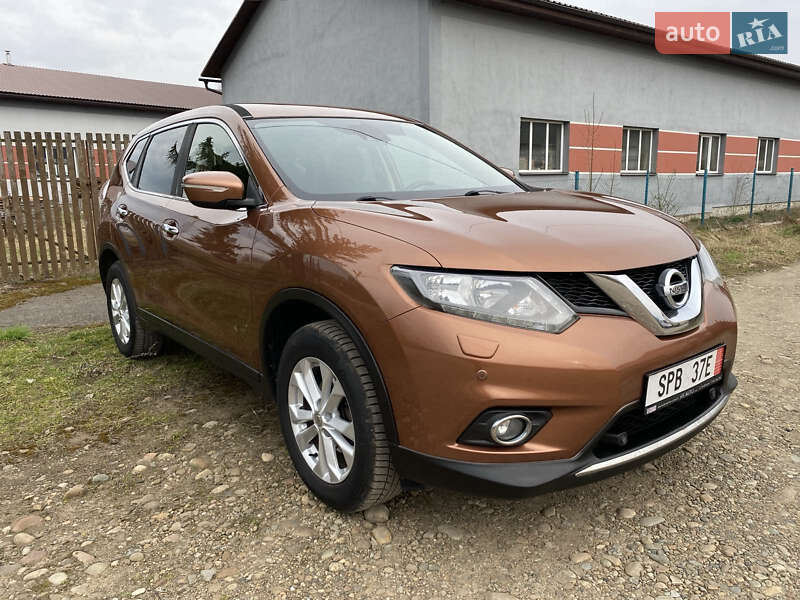 Внедорожник / Кроссовер Nissan X-Trail 2016 в Калуше