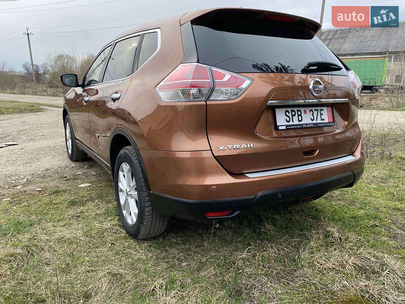 Внедорожник / Кроссовер Nissan X-Trail 2016 в Калуше