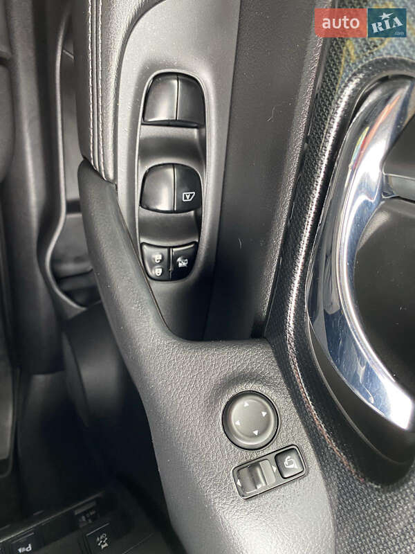 Внедорожник / Кроссовер Nissan X-Trail 2016 в Калуше