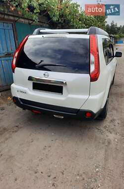 Внедорожник / Кроссовер Nissan X-Trail 2012 в 