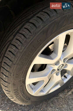 Внедорожник / Кроссовер Nissan X-Trail 2010 в 