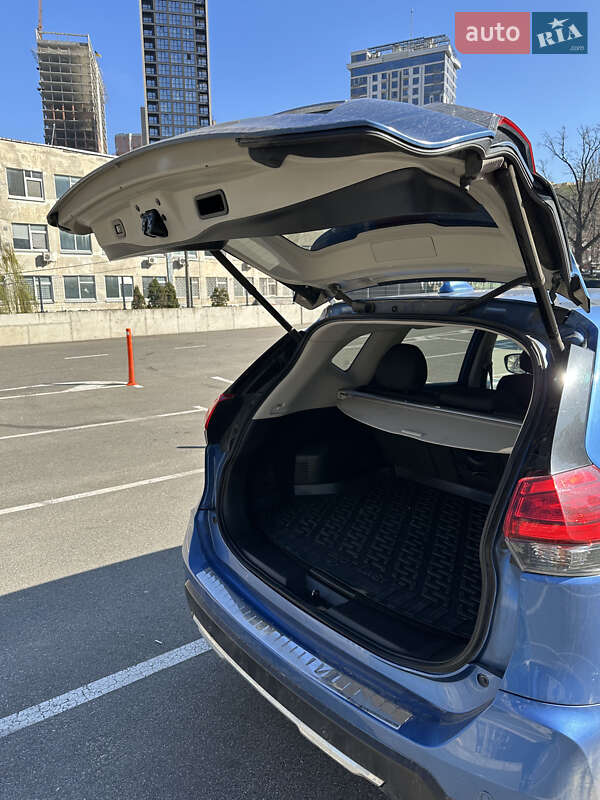 Позашляховик / Кросовер Nissan X-Trail 2017 в Києві