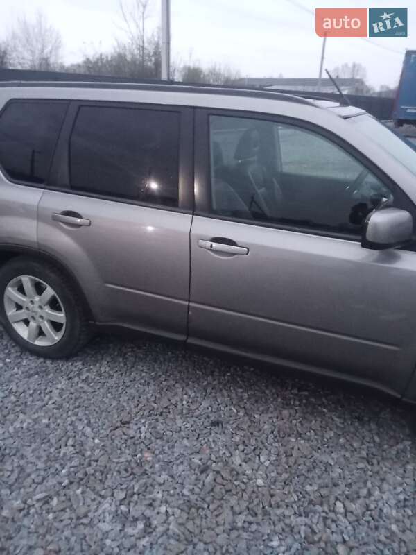 Позашляховик / Кросовер Nissan X-Trail 2010 в Львові
