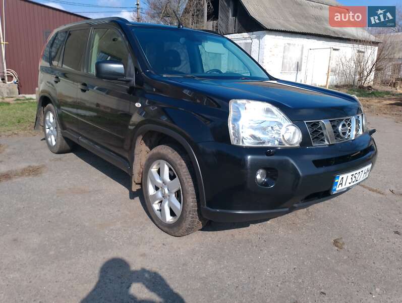 Внедорожник / Кроссовер Nissan X-Trail 2010 в 
