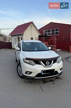 Внедорожник / Кроссовер Nissan X-Trail 2015 в 