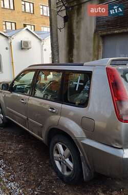 Позашляховик / Кросовер Nissan X-Trail 2005 в 