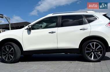 Внедорожник / Кроссовер Nissan X-Trail 2016 в 