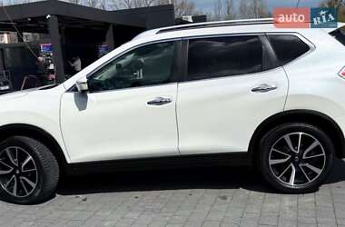Внедорожник / Кроссовер Nissan X-Trail 2016 в 