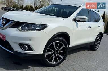 Внедорожник / Кроссовер Nissan X-Trail 2016 в 