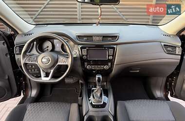 Позашляховик / Кросовер Nissan X-Trail 2018 в 