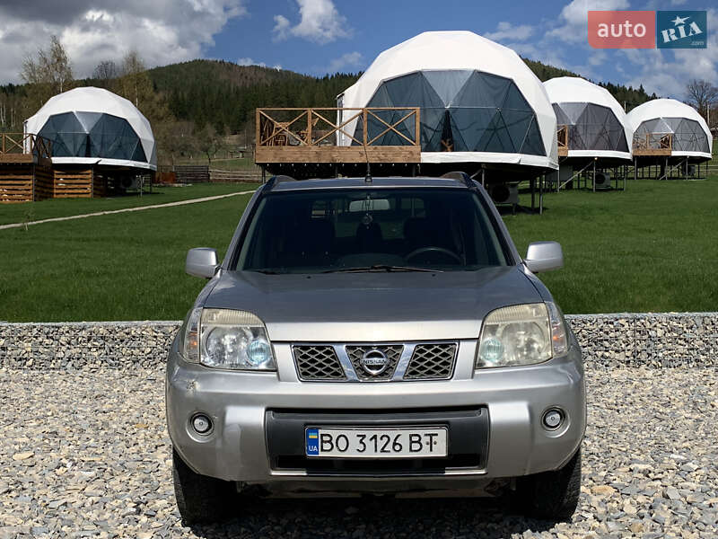 Внедорожник / Кроссовер Nissan X-Trail 2004 в 
