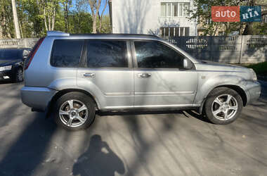 Внедорожник / Кроссовер Nissan X-Trail 2004 в 
