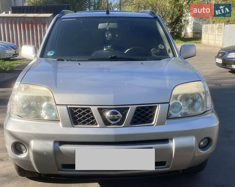 Nissan X-Trail 2004