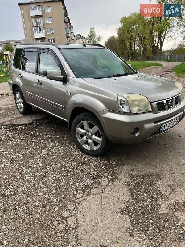 Внедорожник / Кроссовер Nissan X-Trail 2005 в Надворной