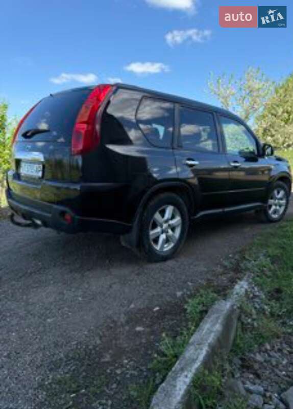 Позашляховик / Кросовер Nissan X-Trail 2008 в Косові