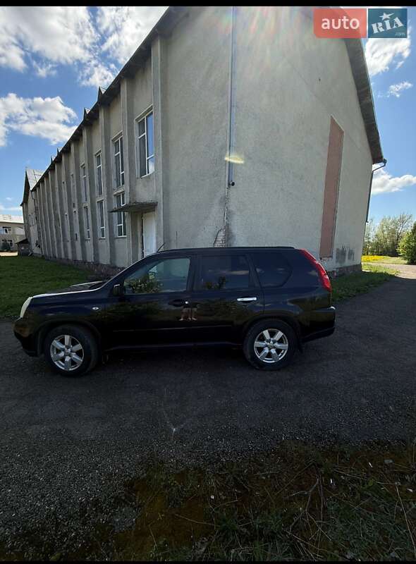 Позашляховик / Кросовер Nissan X-Trail 2008 в Косові