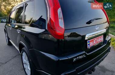 Позашляховик / Кросовер Nissan X-Trail 2012 в 