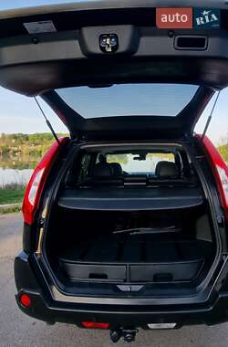 Позашляховик / Кросовер Nissan X-Trail 2012 в 