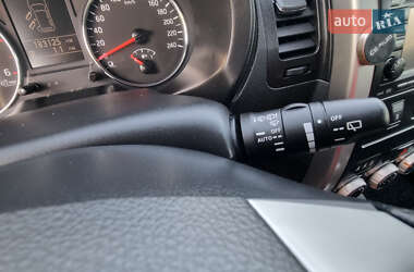 Позашляховик / Кросовер Nissan X-Trail 2012 в 