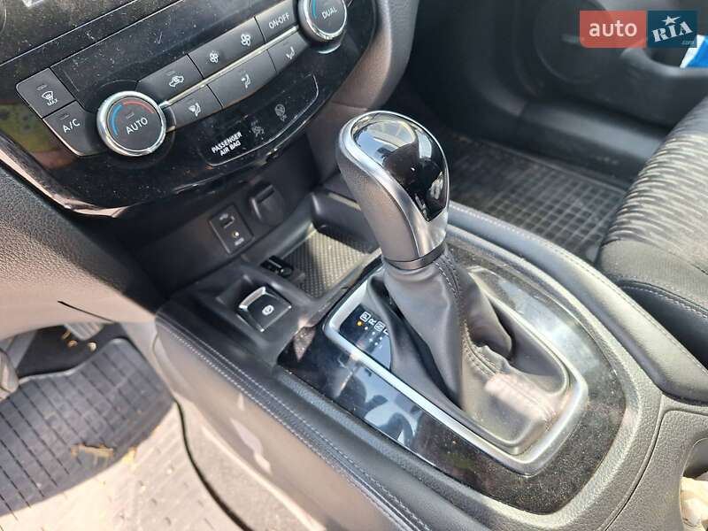 Позашляховик / Кросовер Nissan X-Trail 2018 в Львові