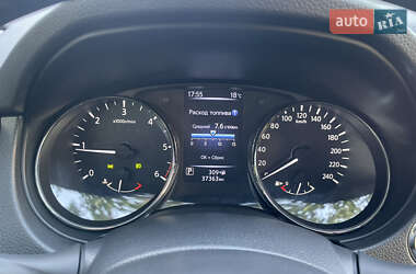 Позашляховик / Кросовер Nissan X-Trail 2021 в 