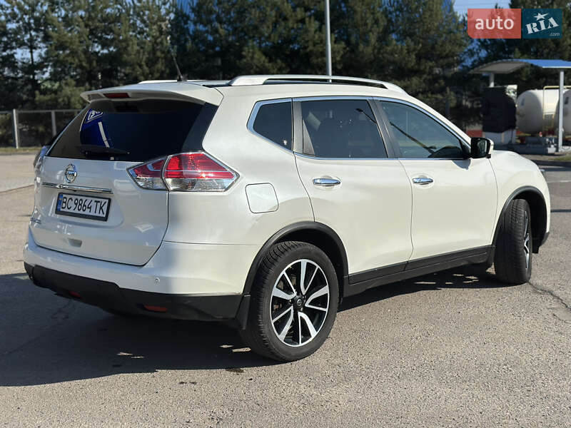Позашляховик / Кросовер Nissan X-Trail 2015 в Самборі