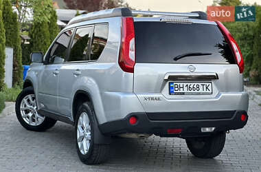 Позашляховик / Кросовер Nissan X-Trail 2011 в 