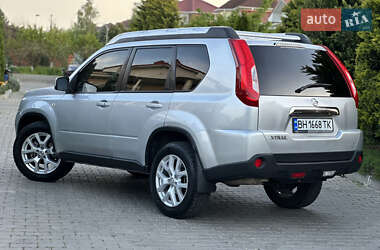 Позашляховик / Кросовер Nissan X-Trail 2011 в 