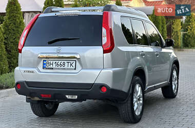 Позашляховик / Кросовер Nissan X-Trail 2011 в 