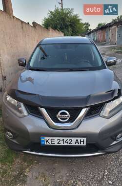 Внедорожник / Кроссовер Nissan X-Trail 2016 в 