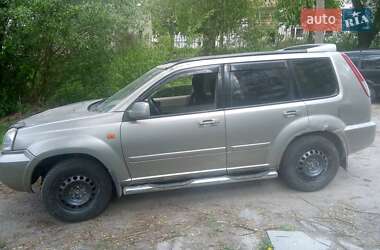 Внедорожник / Кроссовер Nissan X-Trail 2002 в 