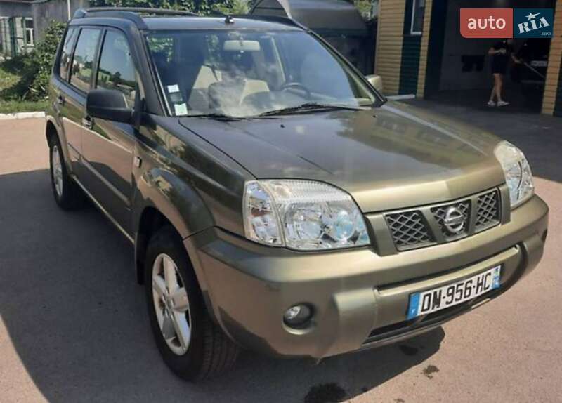 Позашляховик / Кросовер Nissan X-Trail 2004 в 