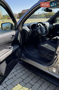 Позашляховик / Кросовер Nissan X-Trail 2011 в 