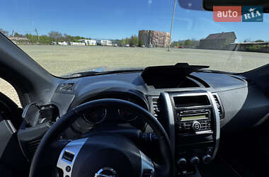 Позашляховик / Кросовер Nissan X-Trail 2011 в 