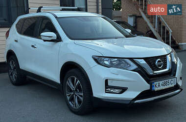 Внедорожник / Кроссовер Nissan X-Trail 2018 в 
