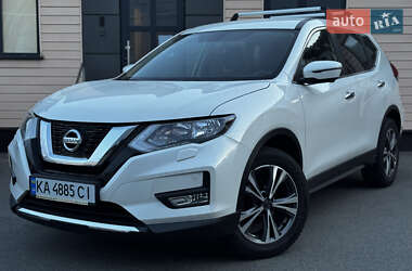Внедорожник / Кроссовер Nissan X-Trail 2018 в 