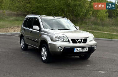 Внедорожник / Кроссовер Nissan X-Trail 2003 в 