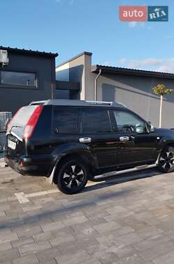 Позашляховик / Кросовер Nissan X-Trail 2005 в 