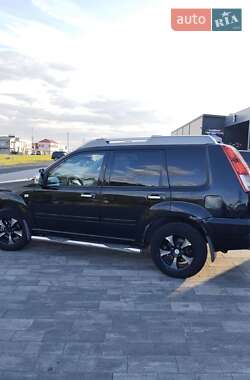 Позашляховик / Кросовер Nissan X-Trail 2005 в 