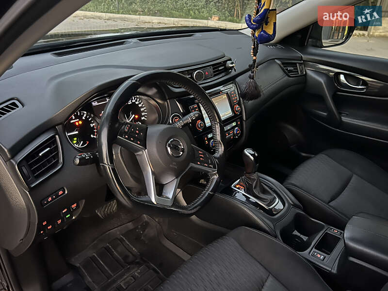 Внедорожник / Кроссовер Nissan X-Trail 2017 в Львове